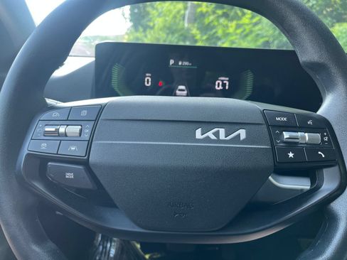 Used 2025 Kia K4 FWD image 27