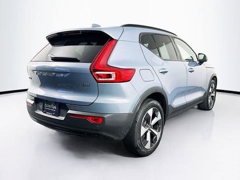 Used 2023 Volvo XC40 B4 Plus FWD image 9