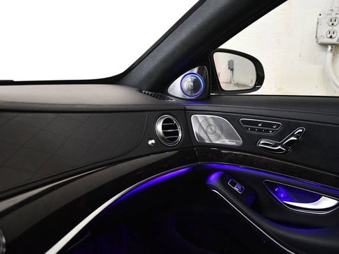 Used 2015 Mercedes-Benz S 63 AMG 4MATIC Sedan image 21