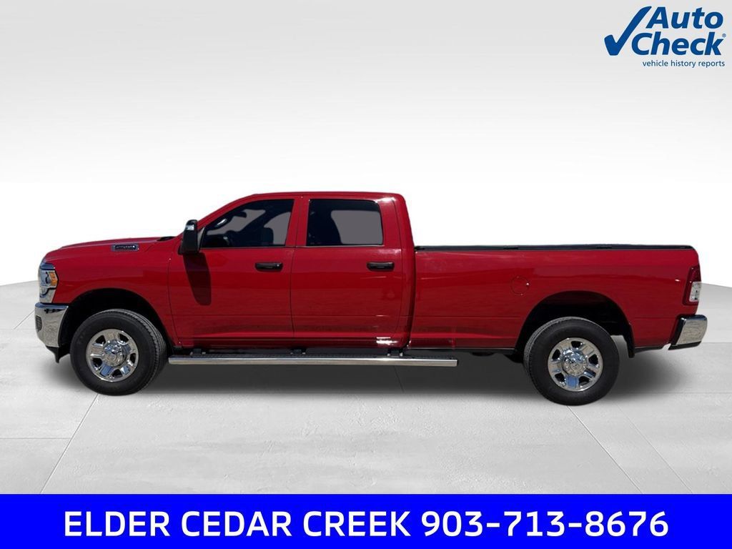 Used 2024 RAM 2500 Tradesman w/ Chrome Appearance Group AWD/4WD image 4