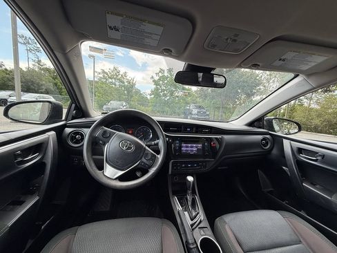 Used 2019 Toyota Corolla LE FWD image 18