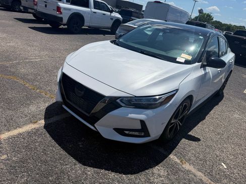 Used 2021 Nissan Sentra SR w/ Electronics Package FWD image 3