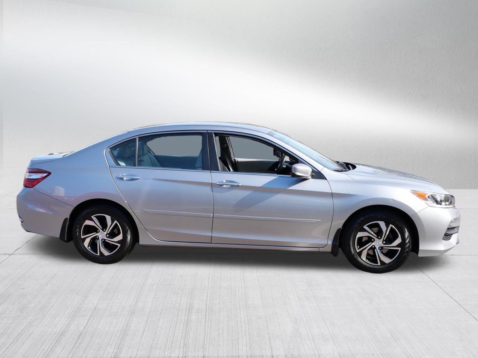 Used 2016 Honda Accord LX image 8