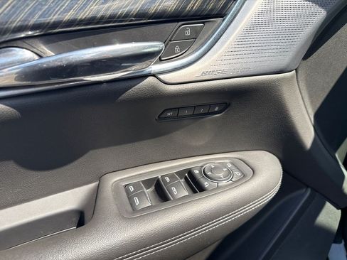 Used 2020 Cadillac XT6 Premium Luxury AWD/4WD image 19
