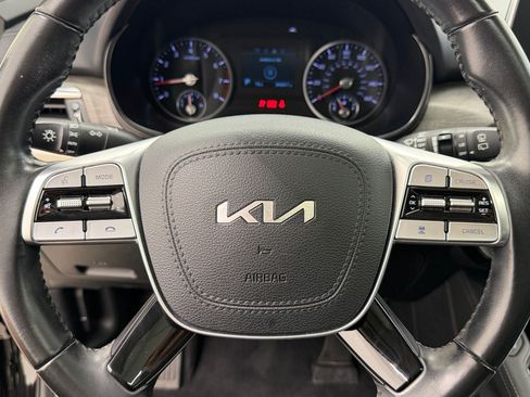Used 2022 Kia Telluride EX w/ EX Premium Package FWD image 11