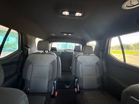 Used 2023 Chevrolet Traverse LT FWD image 42