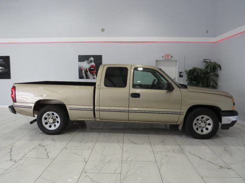 Used 2007 Chevrolet Silverado 1500 LS image 2