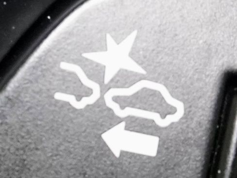 Used 2019 Buick Cascada Premium image 31