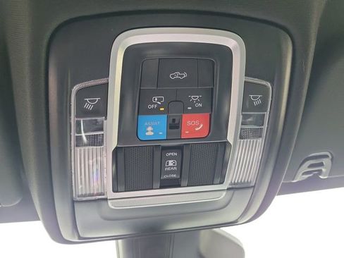 New 2026 RAM 1500 4x4 Crew Cab image 29