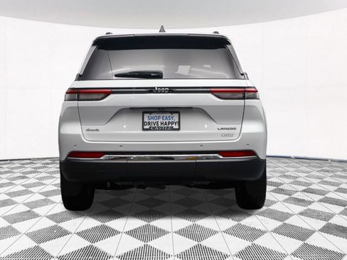 Used 2023 Jeep Grand Cherokee Laredo w/ Trailer Tow Prep Group (B) AWD/4WD image 44