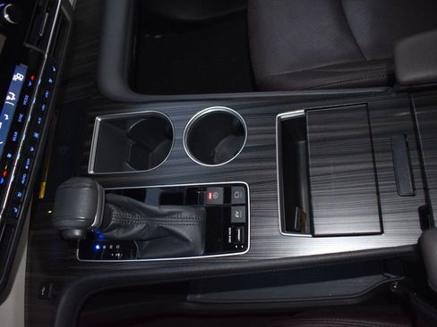 Used 2022 Toyota Sienna Platinum image 40