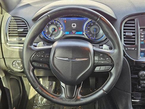 Used 2018 Chrysler 300 S w/ 300S Premium Group RWD image 14