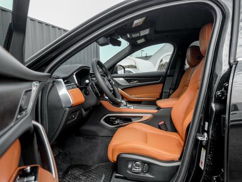 New 2026 Jaguar F-PACE R-Dynamic S image 10