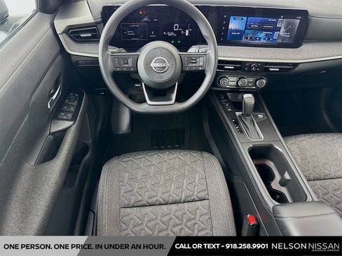 Certified 2025 Nissan Kicks SV AWD/4WD image 19