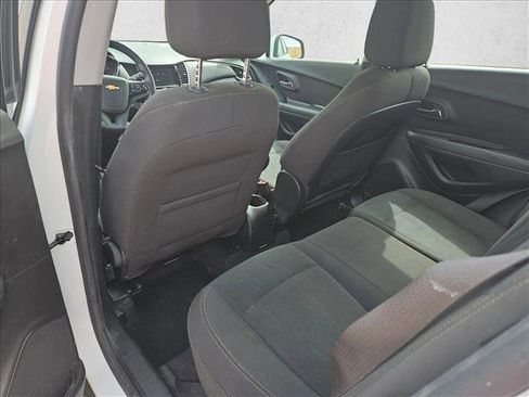 Used 2018 Chevrolet Trax LS FWD image 11