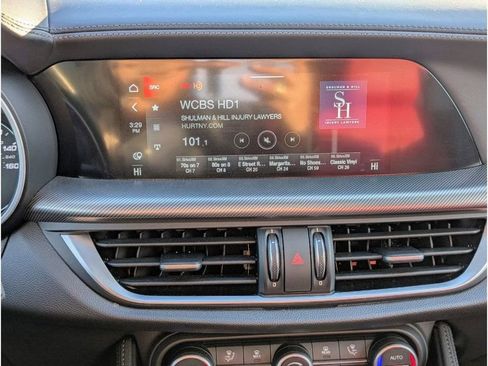 Used 2022 Alfa Romeo Stelvio Veloce image 25