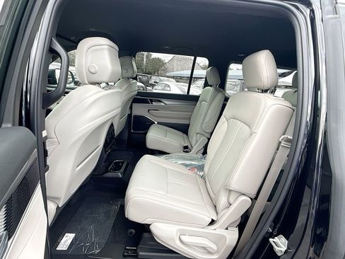 New 2026 Jeep Grand Wagoneer 2WD image 28