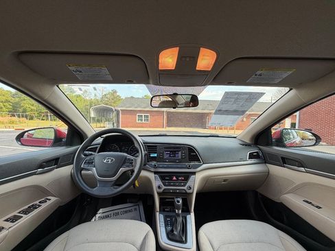 Used 2017 Hyundai Elantra SE w/ Cargo Package FWD image 14