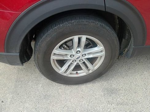 Used 2023 Ford Explorer XLT RWD image 16