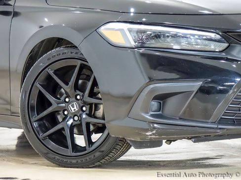 Used 2023 Honda Civic Sport image 3