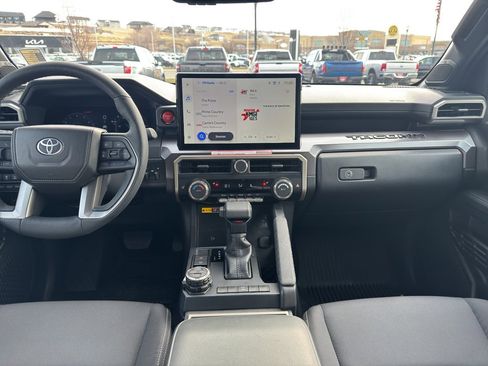 Used 2025 Toyota Tacoma TRD Off-Road image 9