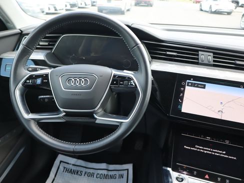 Used 2021 Audi e-tron Premium Plus w/ Premium Plus Package AWD/4WD image 11