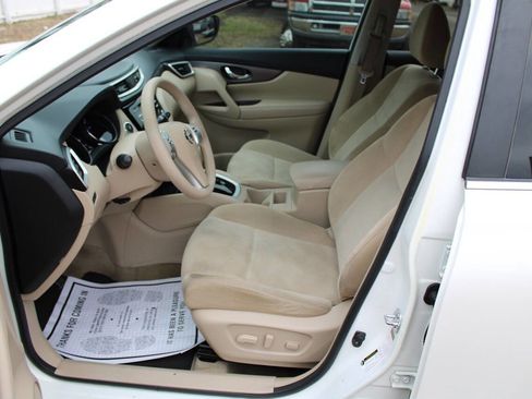 Used 2015 Nissan Rogue SV image 15