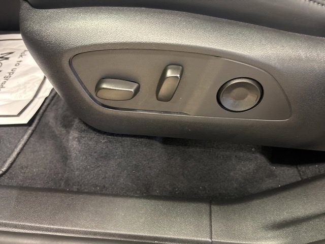 Used 2026 GMC Acadia Elevation w/ Elevation Premium Package FWD image 38