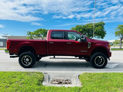 Used 2017 Ford F250 XLT w/ XLT Premium Package AWD/4WD image 6