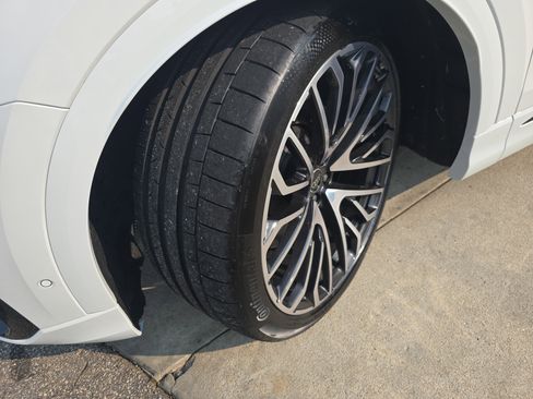 New 2025 Audi SQ8 Premium Plus image 31