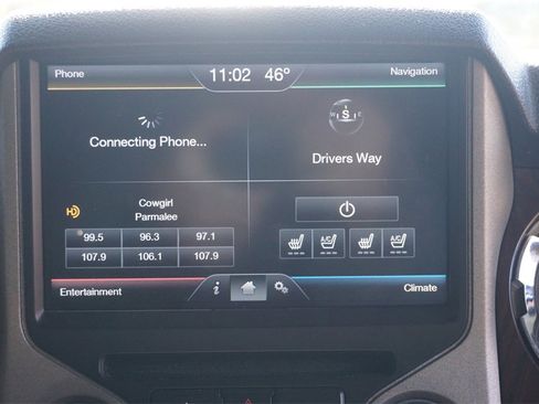 Used 2015 Ford F250 Lariat w/ Lariat Interior Package image 9