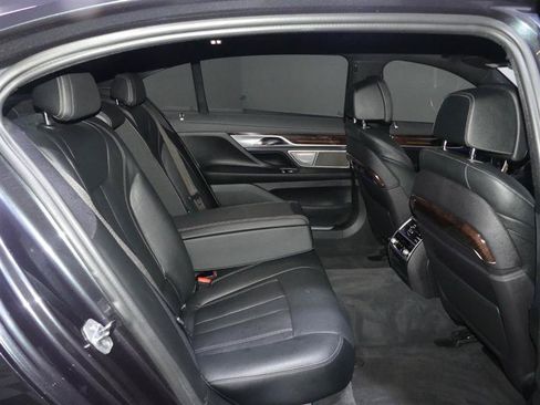 Used 2019 BMW 740i xDrive w/ M Sport Package AWD/4WD image 29
