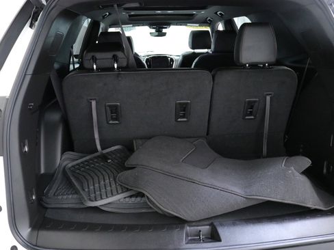 Used 2023 Chevrolet Traverse RS image 27