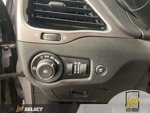 Used 2019 Jeep Cherokee Limited AWD/4WD image 12