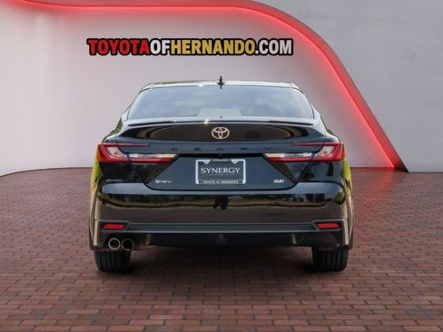 Used 2025 Toyota Camry SE w/ Convenience Package FWD image 7