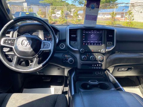 Used 2020 RAM 1500 Big Horn AWD/4WD image 9
