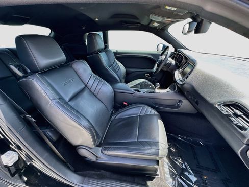 Used 2015 Dodge Challenger SRT Hellcat RWD image 29