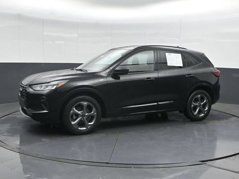 Used 2023 Ford Escape ST-Line w/ Tech Pack #1 AWD/4WD image 7