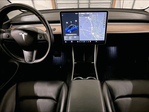 Used 2018 Tesla Model 3 Performance image 14