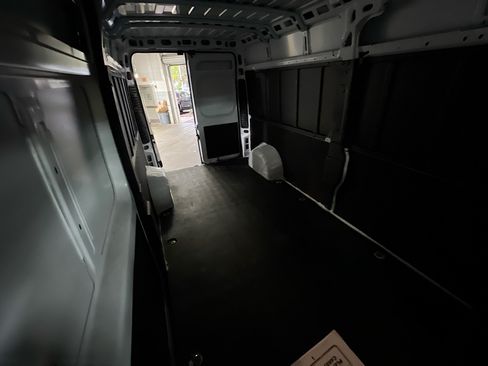 Used 2025 RAM ProMaster 2500 w/ Convenience Group FWD image 32