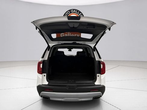 Used 2023 GMC Acadia SLT FWD image 27
