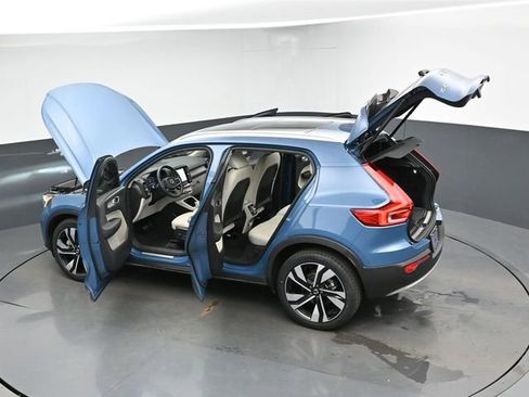 Used 2023 Volvo XC40 B5 Plus w/ Driver Assist Package AWD/4WD image 50