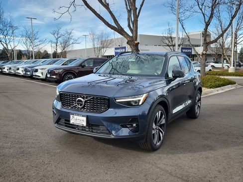 New 2026 Volvo XC40 B5 Ultra w/ Climate Package image 2