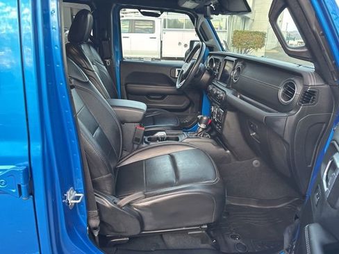 Used 2022 Jeep Wrangler Unlimited Sahara w/ Dual Top Group image 29