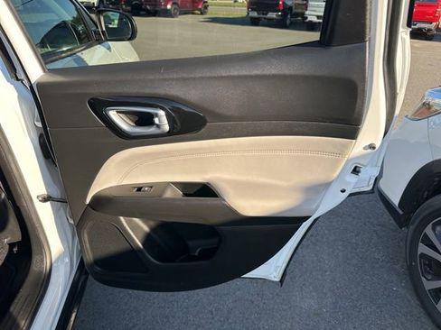 Used 2022 Jeep Compass Limited image 11