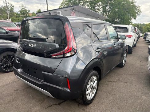 Used 2023 Kia Soul LX w/ LX Technology Package FWD image 6