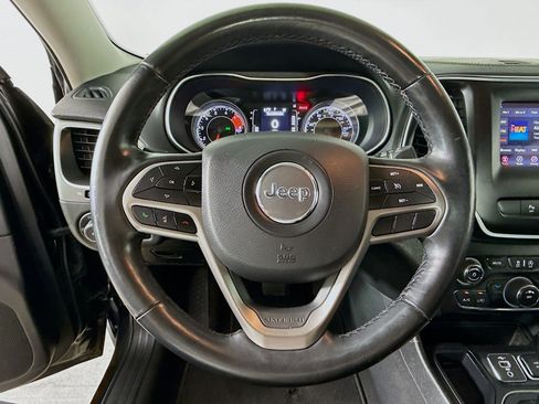 Used 2021 Jeep Cherokee Latitude Lux FWD image 11