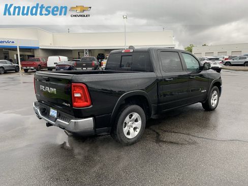 Used 2025 RAM 1500 Big Horn AWD/4WD image 7