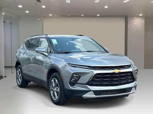 Used 2024 Chevrolet Blazer LT w/ Convenience Package FWD image 6
