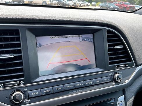 Used 2018 Hyundai Elantra SEL FWD image 27
